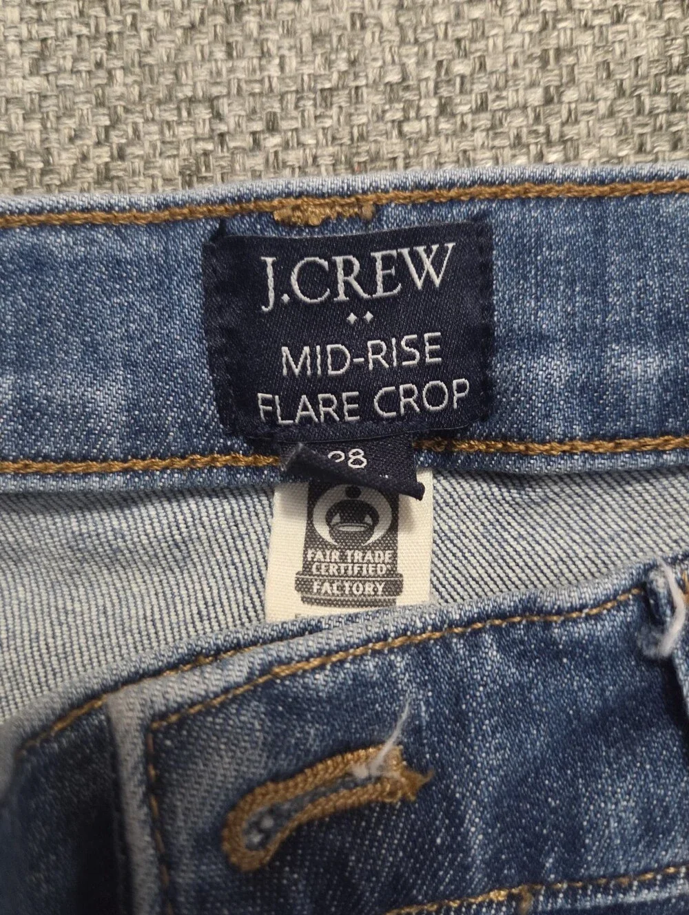 J.CREW Mid-Rise Flare Crop Jean in All-Day Stretch Size 6/28 Medium Wash
